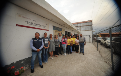 Autoridades municipales se reúnen con vecinos y delegada de El Carrizo